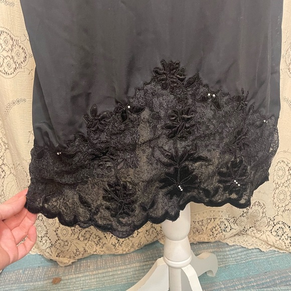 Vintage midi slip with lace and beading - Picture 4 of 7